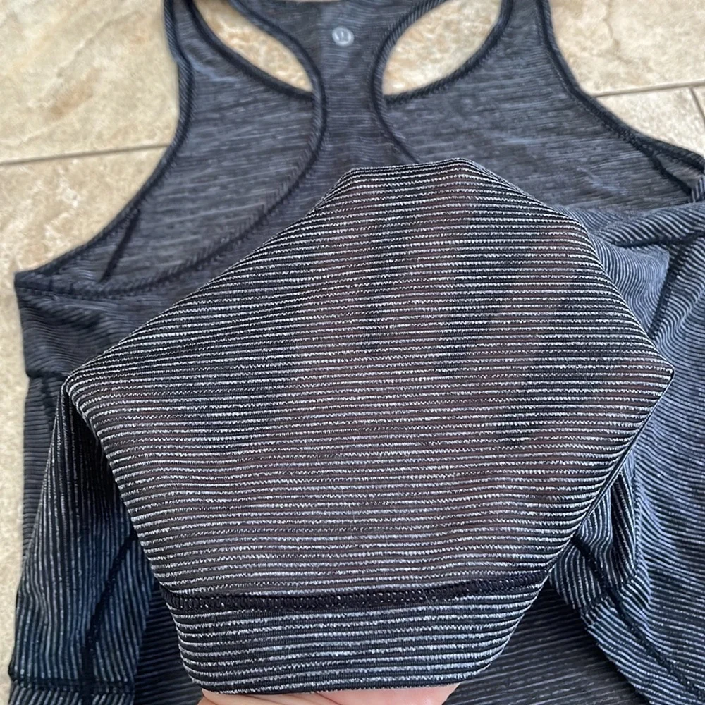 lululemon athletica excellent re